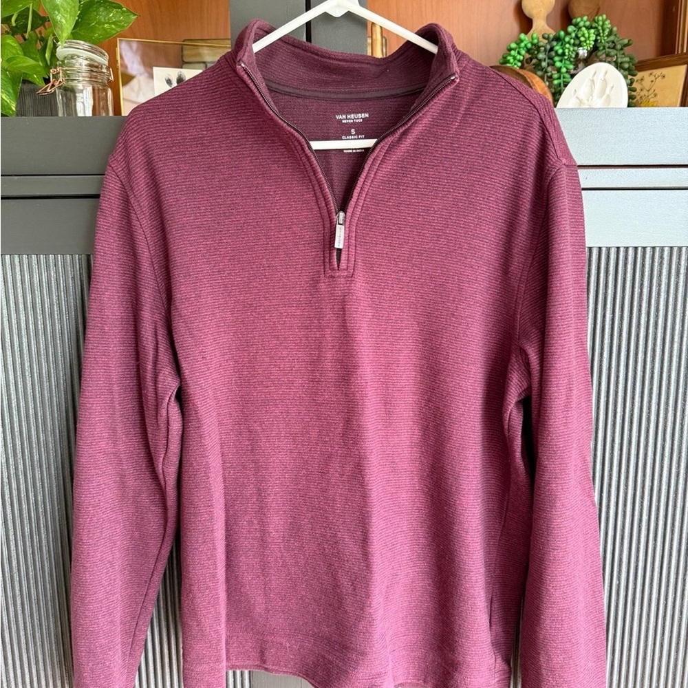 🍷 Van Heusen Never Tuck Zip Sweater | Maroon | Size Small | Like New!
